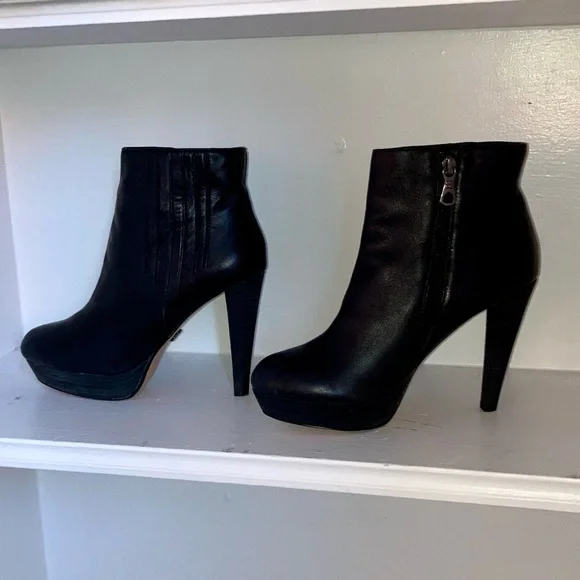 BCBGMaxAzria Henley Black Leather Heeled Platform Boots sz.8.5 - Picture 5 of 9